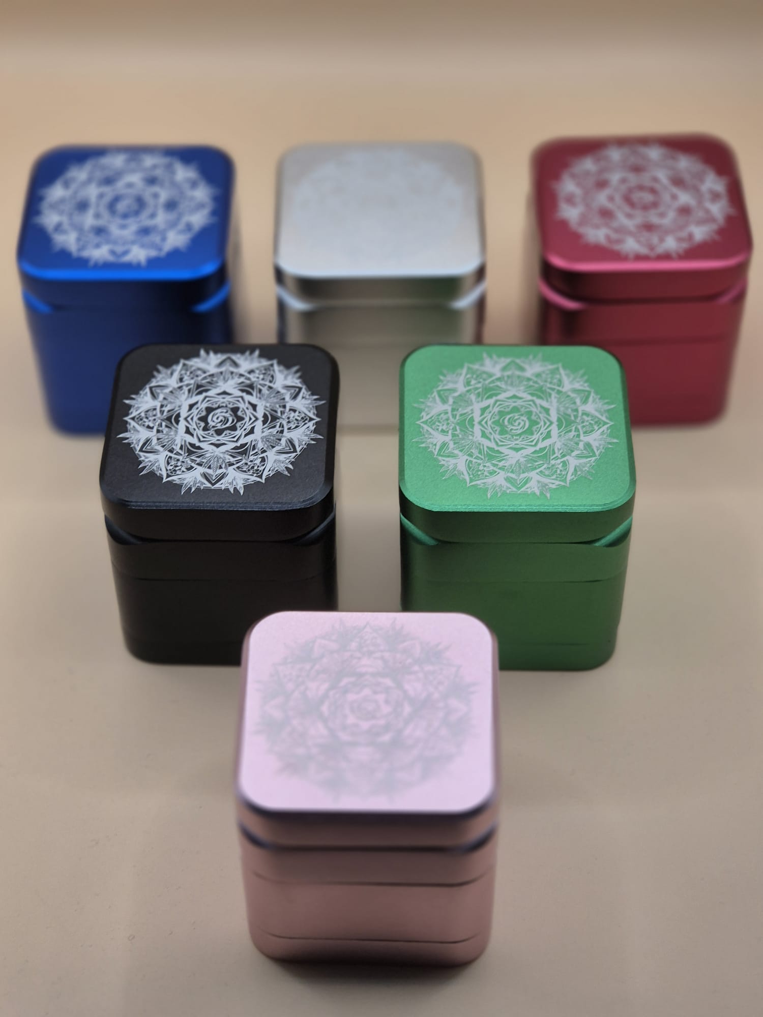 Aluminium Grinder XXL 4-tlg. Kräutermühle Crusher - 55mm, H60mm