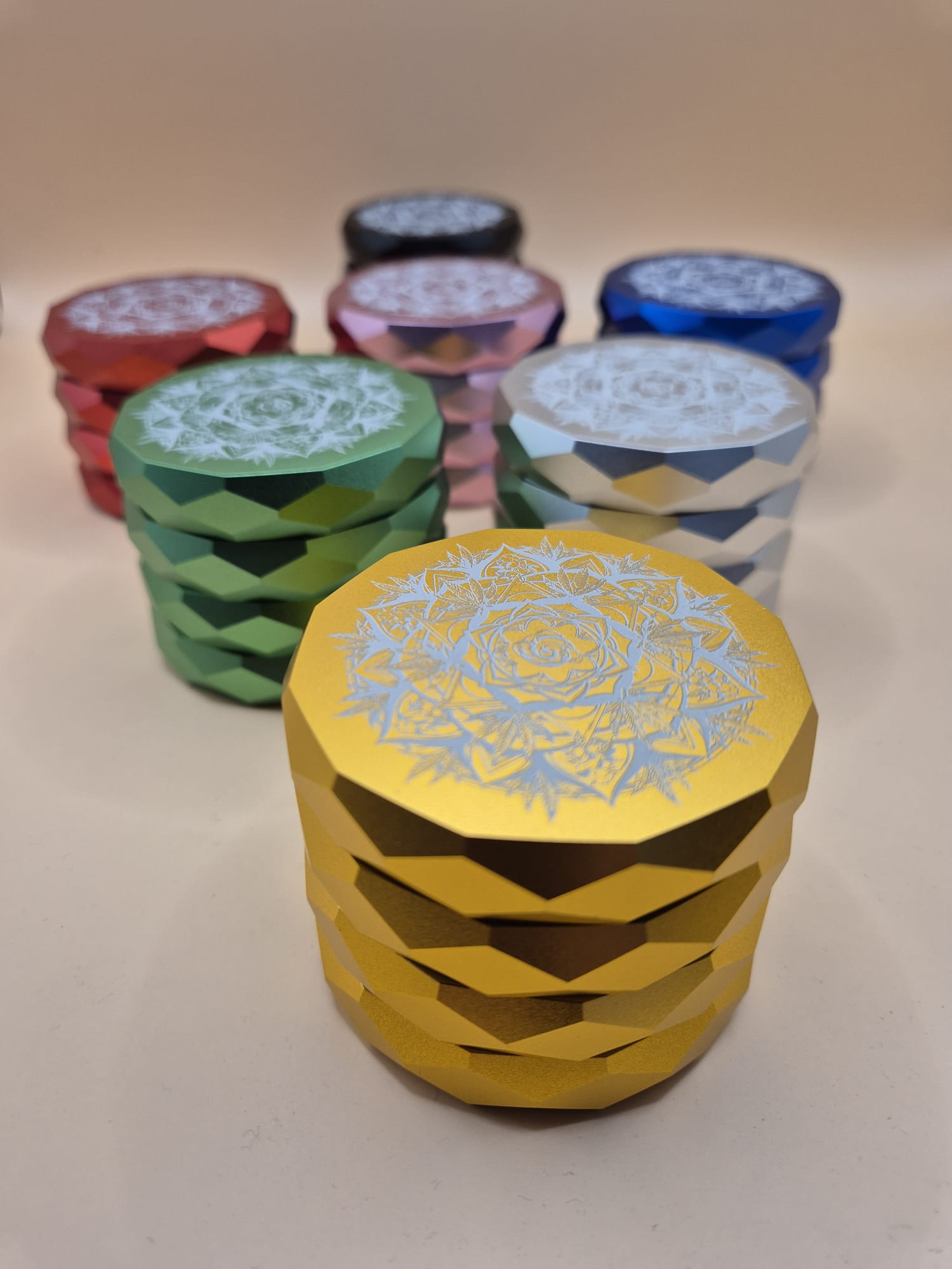 Aluminium Grinder Diamond 4-tlg. Kräutermühle Crusher - B60mm, H47mm